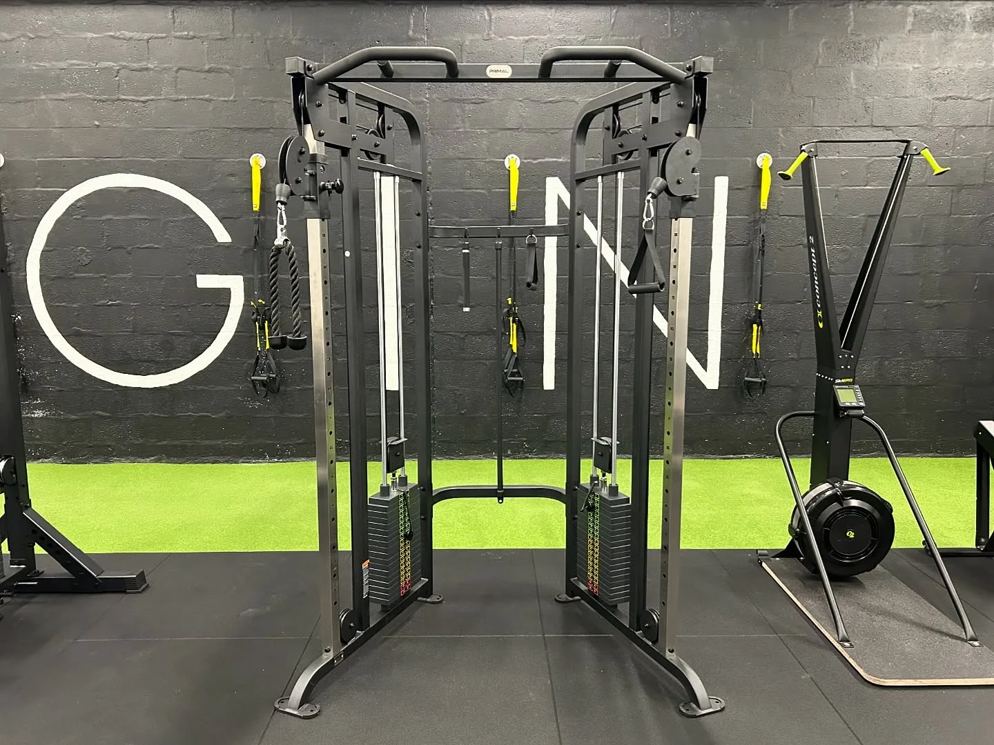 Dual adjustable cable station